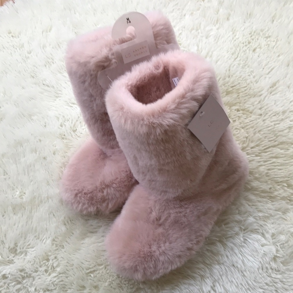 Lauren Conrad fuzzy boots size 7-8 (M) Woman’s